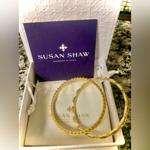 2 gold beautiful Susan Shaw bangle bracelets